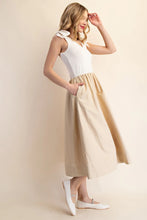 Glam | V-Neck Contrast Ribbon Tie Midi Dress