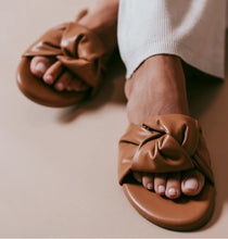 Solei | Big Nottie Slide Sandal