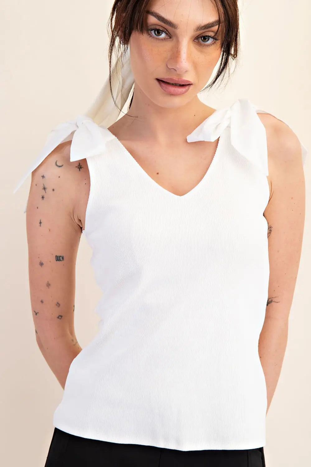Glam | V-Neck Contrast Ribbon Tie Knot Top