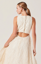 Astr | Lillemor 3D Textured Midi Dress