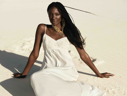 Dress To | Embroidered Detail Maxi Dress