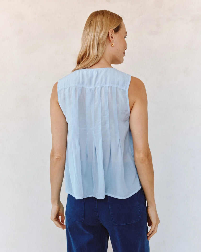 Bella Dahl | Sleeveless Pintuck Blouse