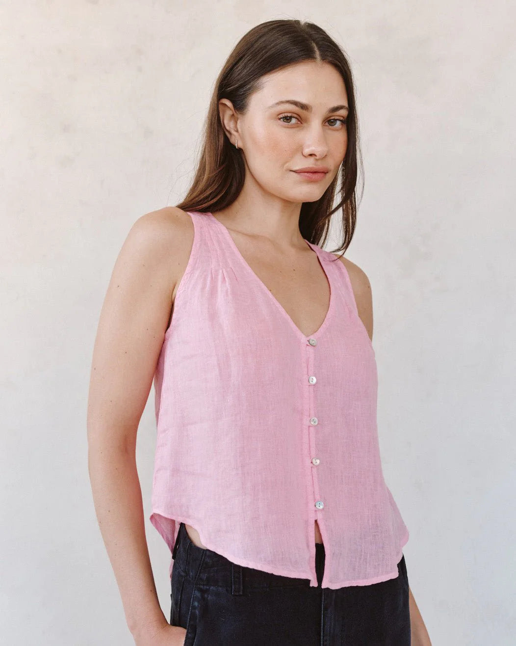 Bella Dahl | Sleeveless Pintuck V Neck Top